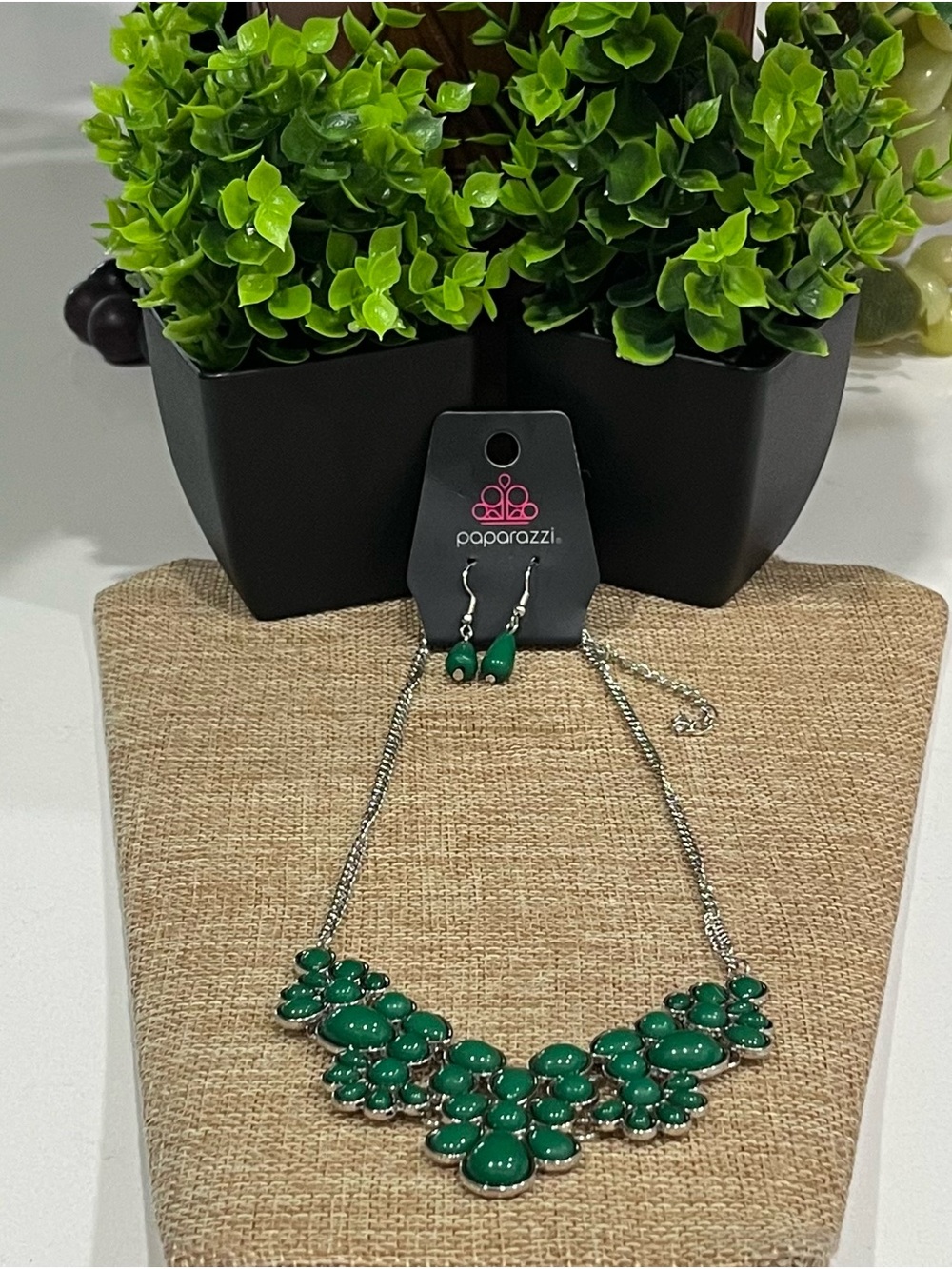 paparazzi Emerald Cluster Bib Necklace with Matching Drop Earrings